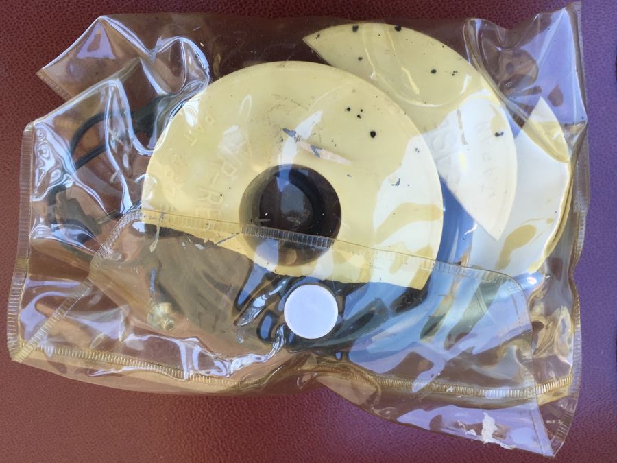 Camera Lot Includes Minolta Camera With Multiple Lenses And Camera Bag [Photo 15]