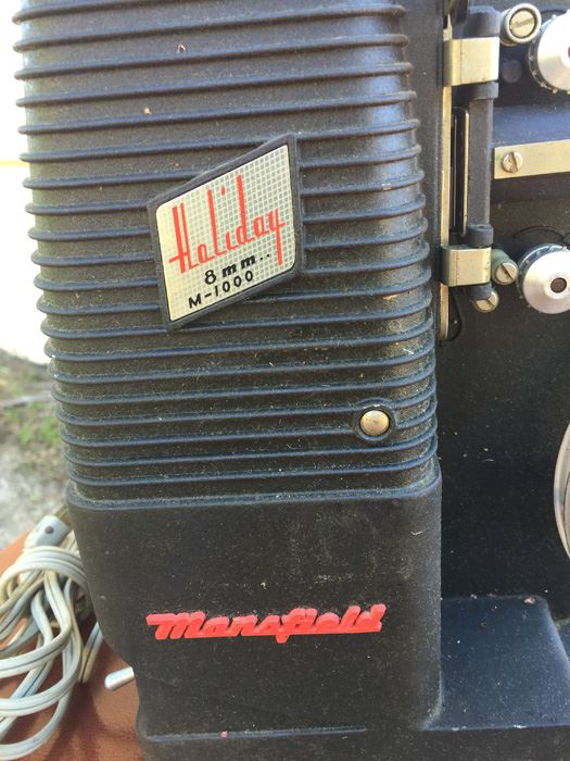 Vintage Mansfield Holiday 8 MM Projector [Photo 2]