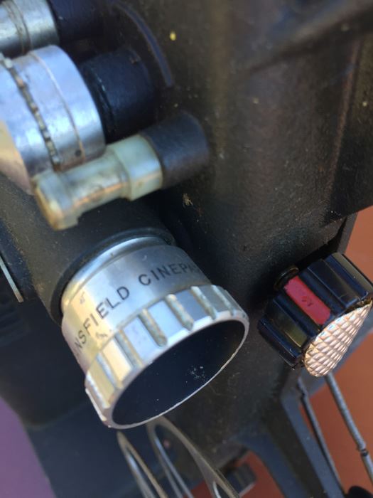 Vintage Mansfield Holiday 8 MM Projector [Photo 4]