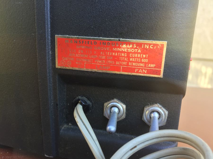 Vintage Mansfield Holiday 8 MM Projector [Photo 9]