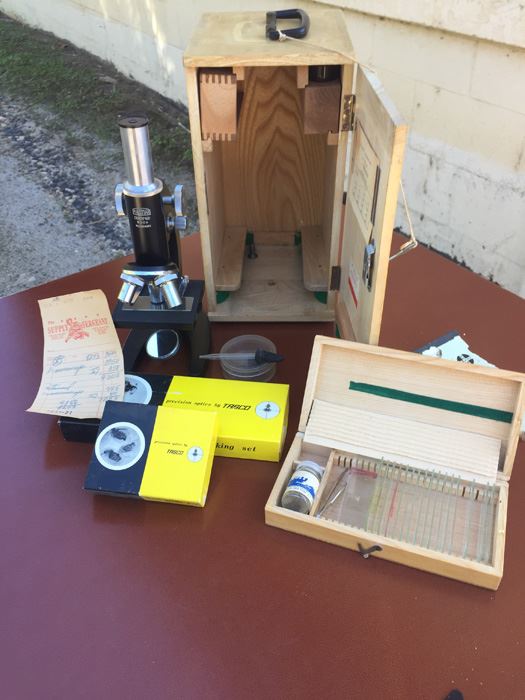1950's PALOMAR Microscope Model PM-905 With Wooden Box And Slide Kits [Photo 1]