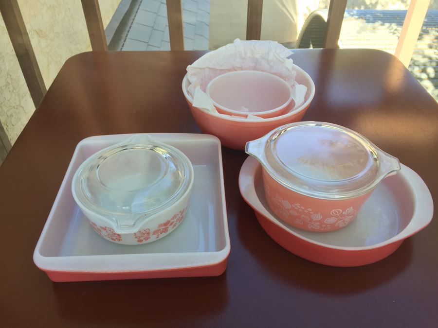 Vintage Pink PYREX Lot [Photo 5]
