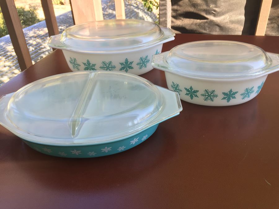Vintage Snowflake PYREX Lot [Photo 4]