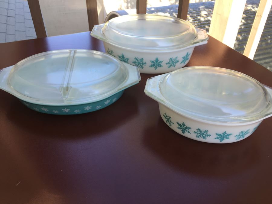 Vintage Snowflake PYREX Lot [Photo 5]