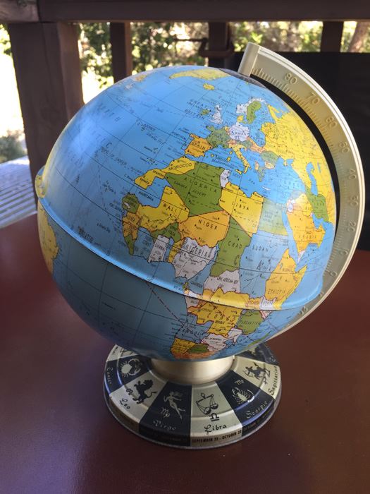 Small Vintage Globe [Photo 1]