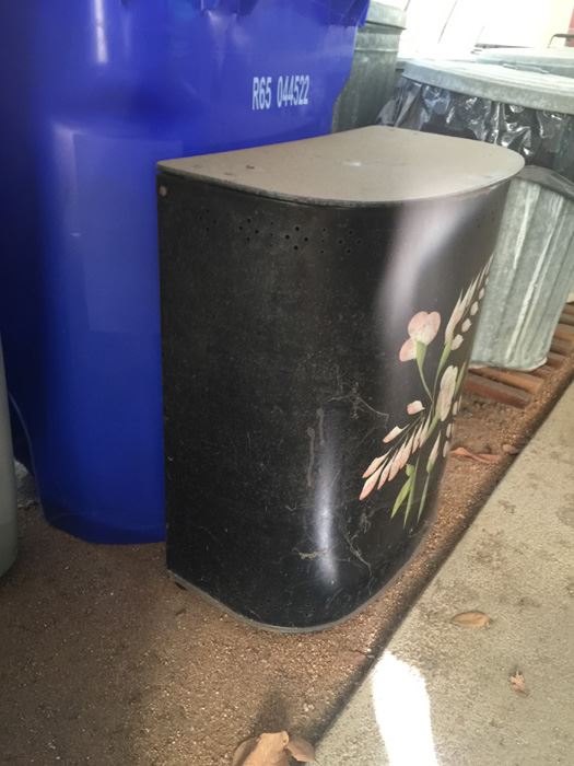 Vintage Hamper [Photo 2]