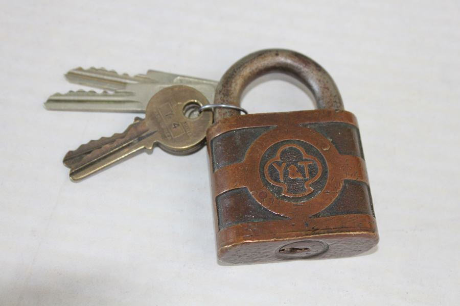 Vintage YALE Lock With Key