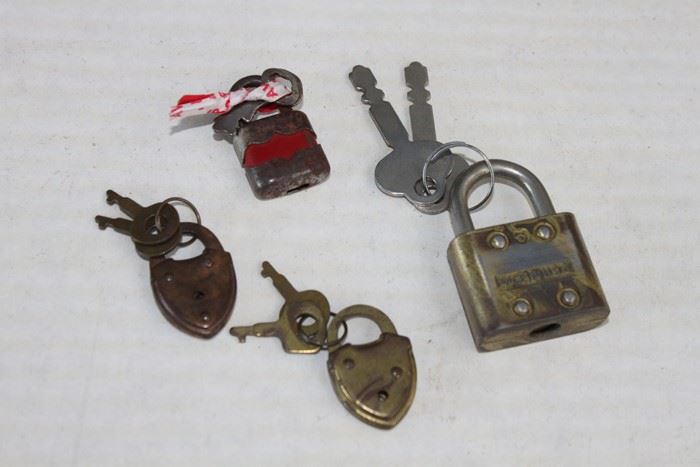 Vintage Lock Lot [Photo 3]