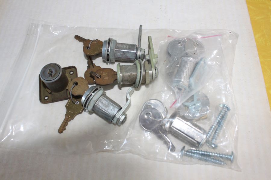 Lock Lot [Photo 3]