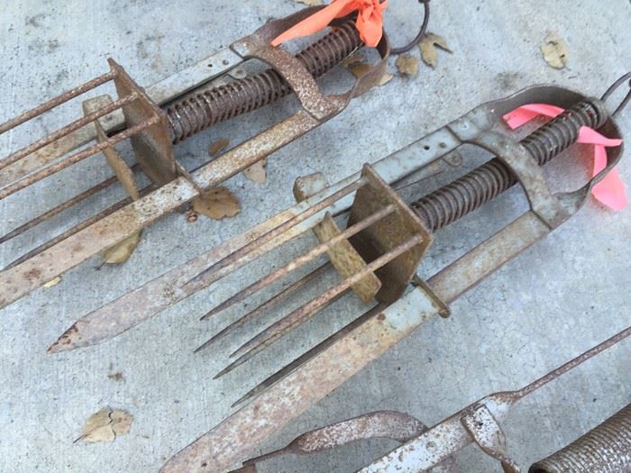 (3) Metal Traps [Photo 7]