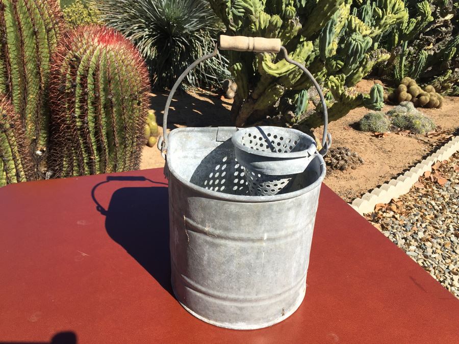 Galvanized Metal Bucket [Photo 1]