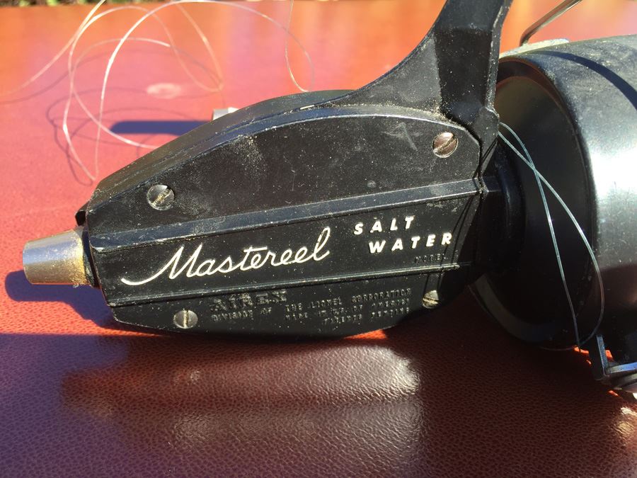 (3) Fishing Reels [Photo 2]