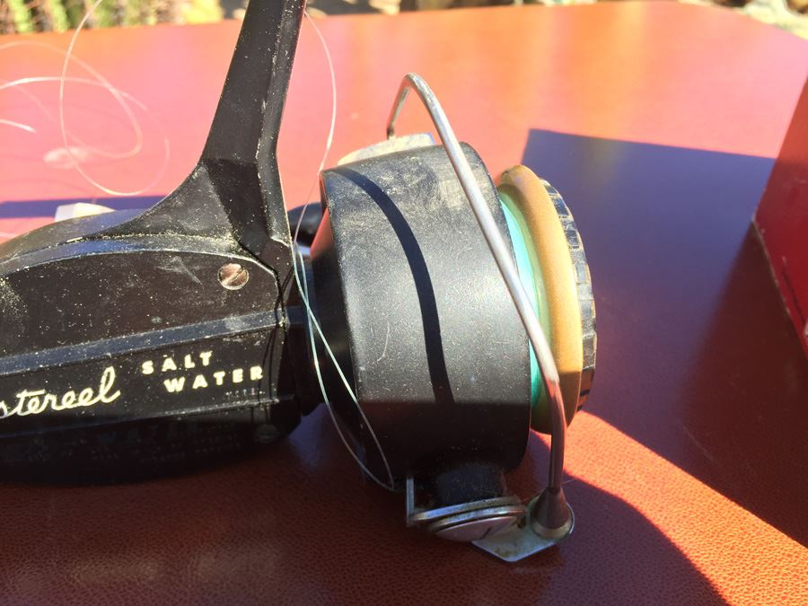 (3) Fishing Reels [Photo 3]