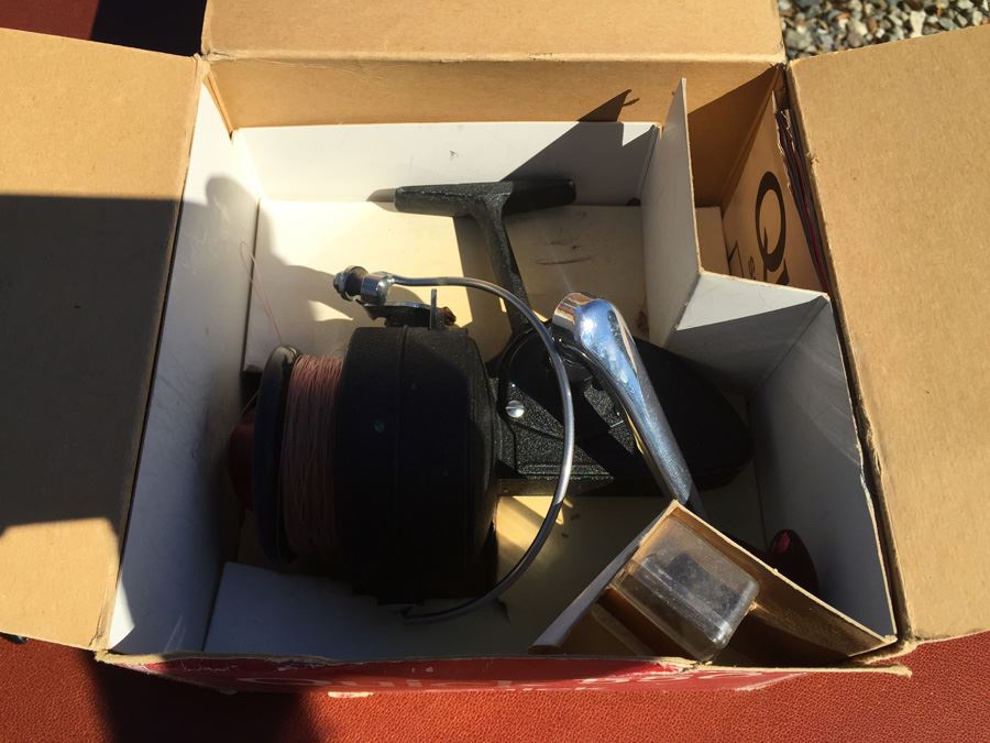 (3) Fishing Reels [Photo 7]