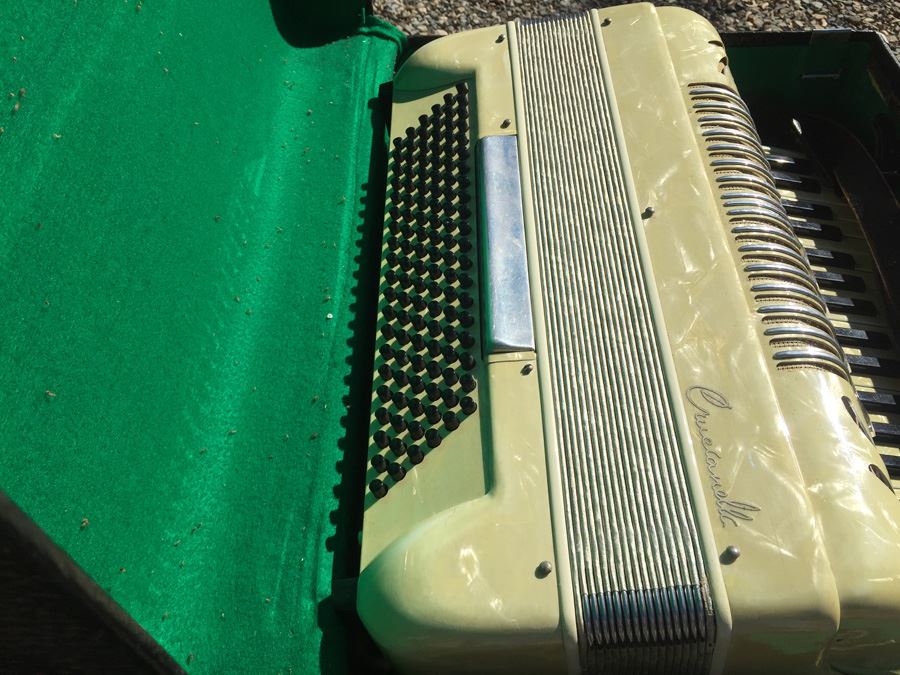 Crucianelli Accordion Italy With Case [Photo 10]