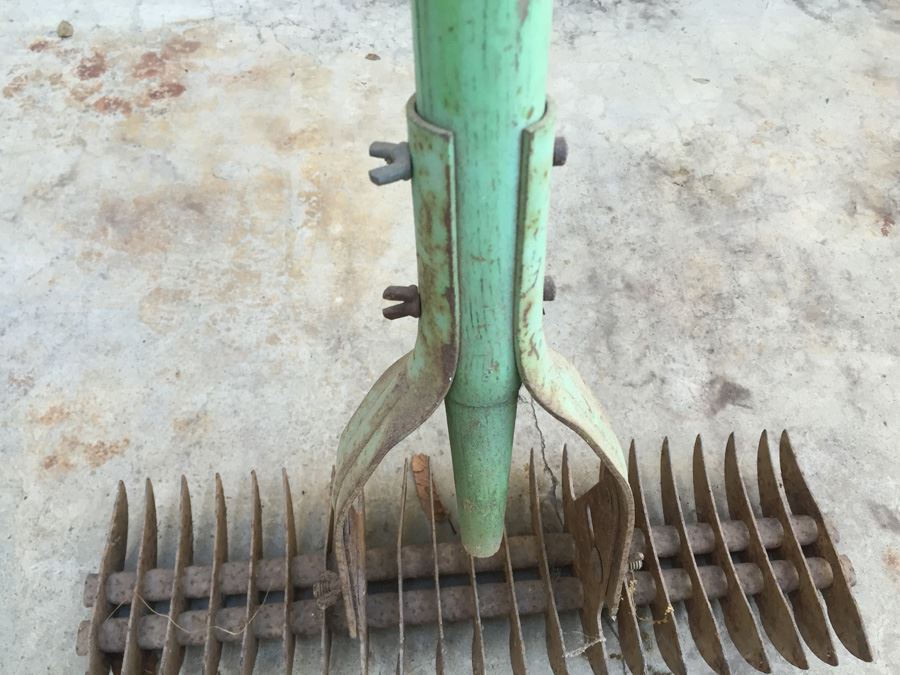 Vintage Metal Rake [Photo 3]
