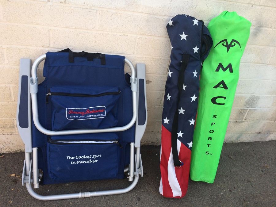 (3) Folding Chairs [Photo 1]