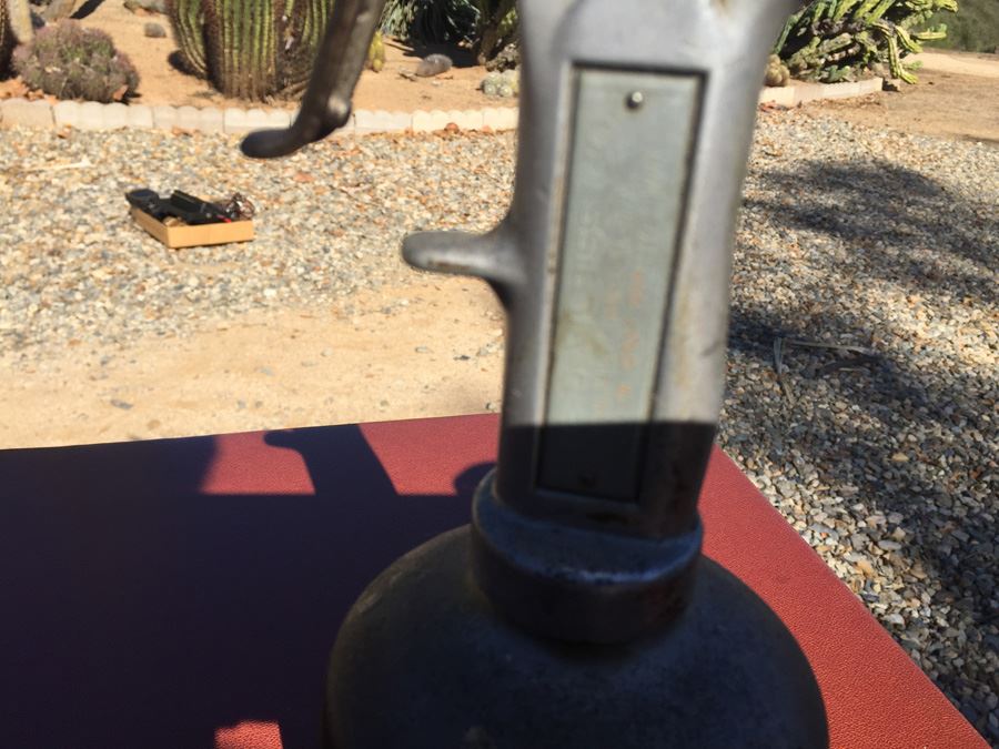 Vintage Hand Oil Spray Gun [Photo 6]