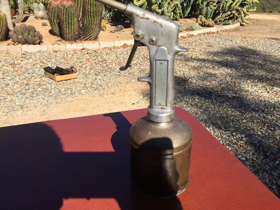 Vintage Hand Oil Spray Gun [Photo 5]
