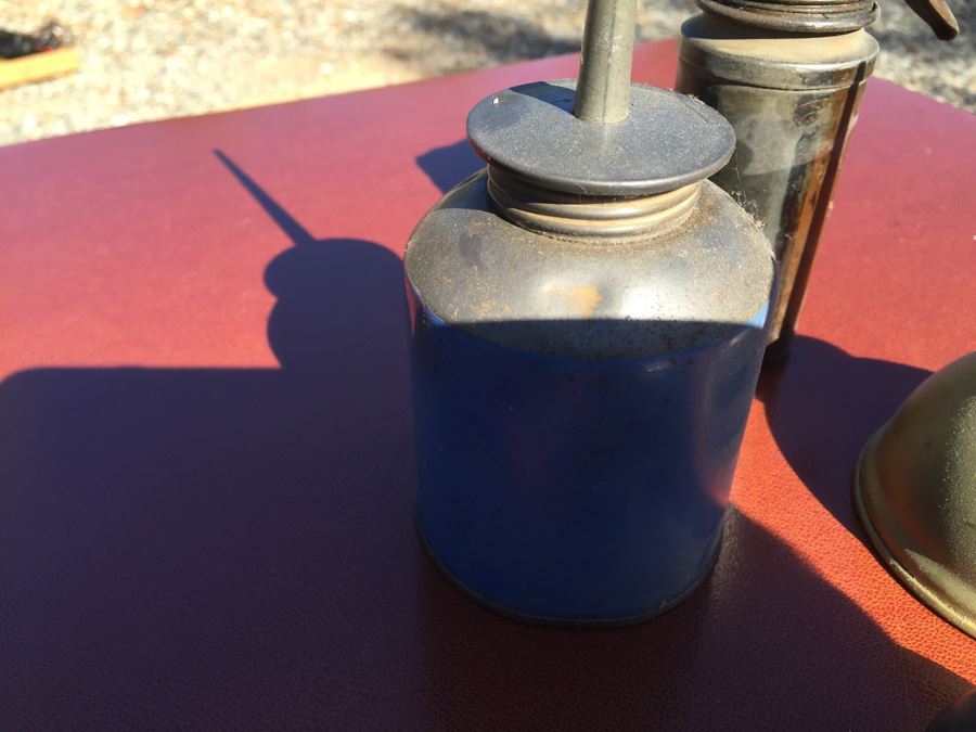 Vintage Oil Cans [Photo 10]