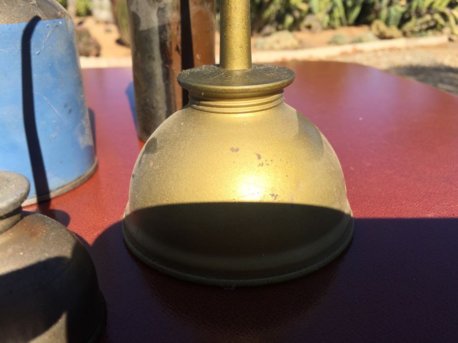 Vintage Oil Cans [Photo 7]