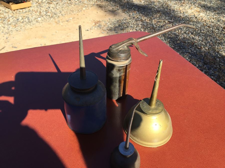 Vintage Oil Cans [Photo 9]