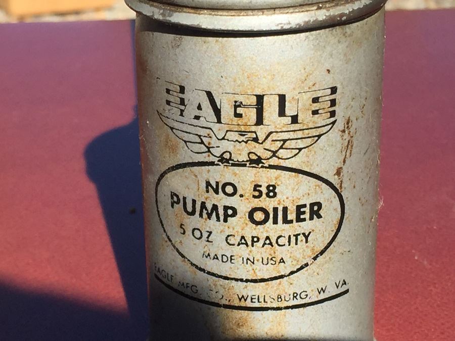 Vintage Oil Cans [Photo 3]