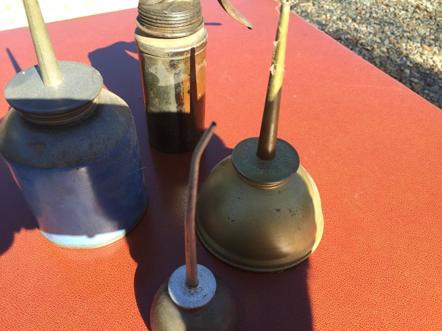 Vintage Oil Cans [Photo 12]