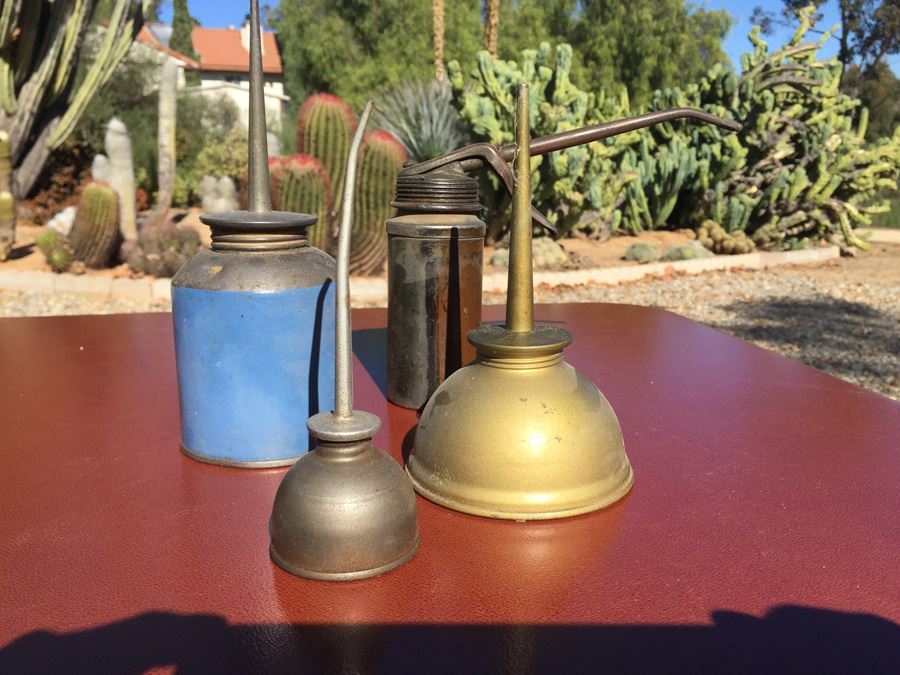 Vintage Oil Cans [Photo 2]