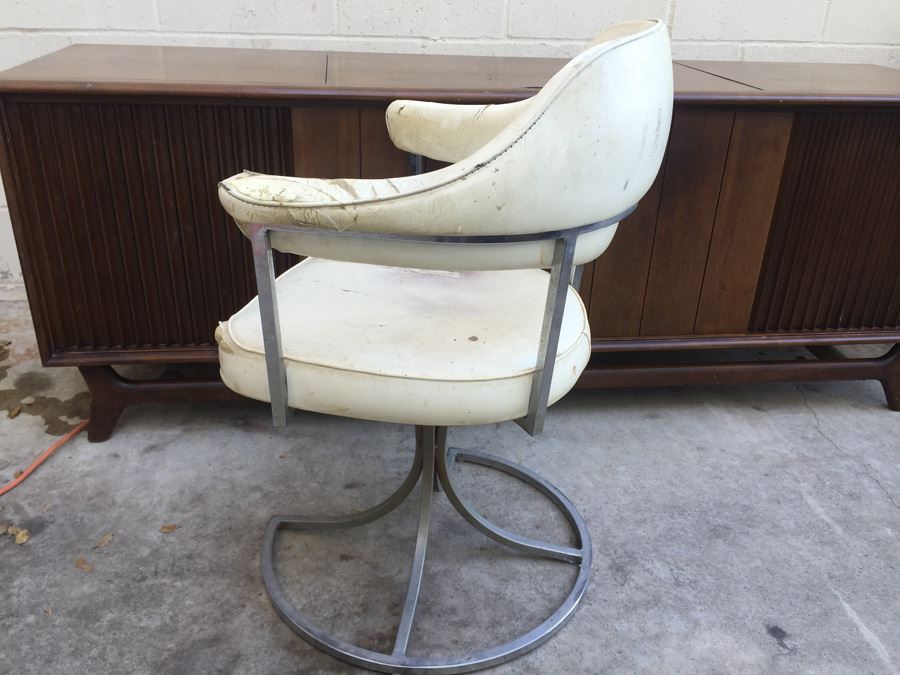 Mid-Century Modern Chrome Swivel Chair [Photo 2]