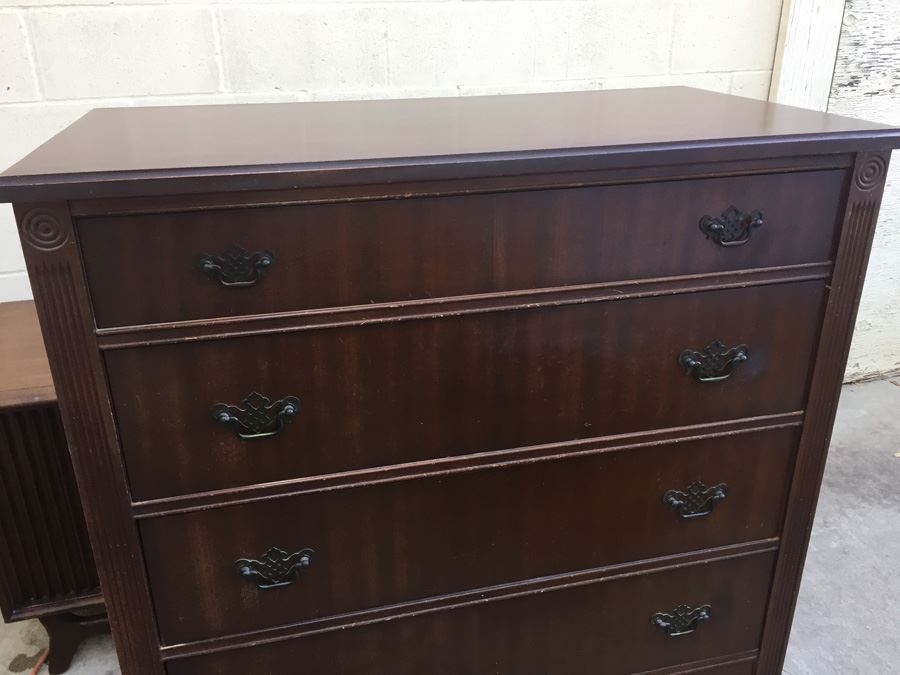 Vintage 5-Drawer Dresser [Photo 2]