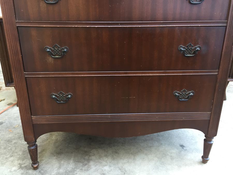 Vintage 5-Drawer Dresser [Photo 4]