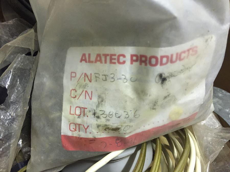 Parts Lot [Photo 11]