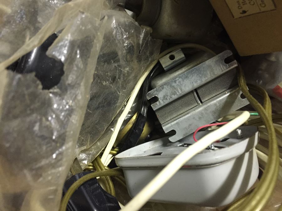 Parts Lot [Photo 14]