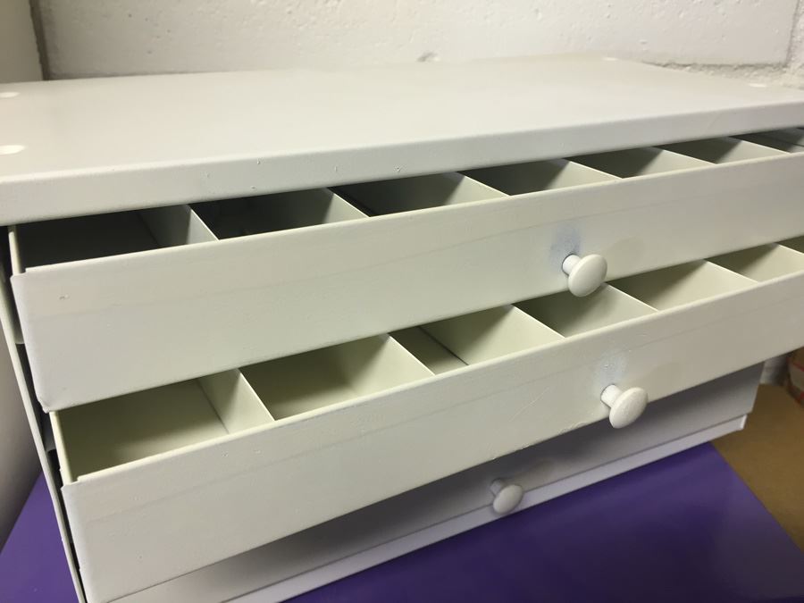 White Metal 4-Drawer Storage Box [Photo 2]
