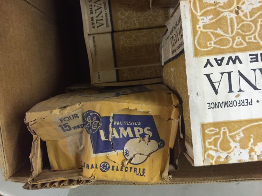 Light Bulb Lot [Photo 3]