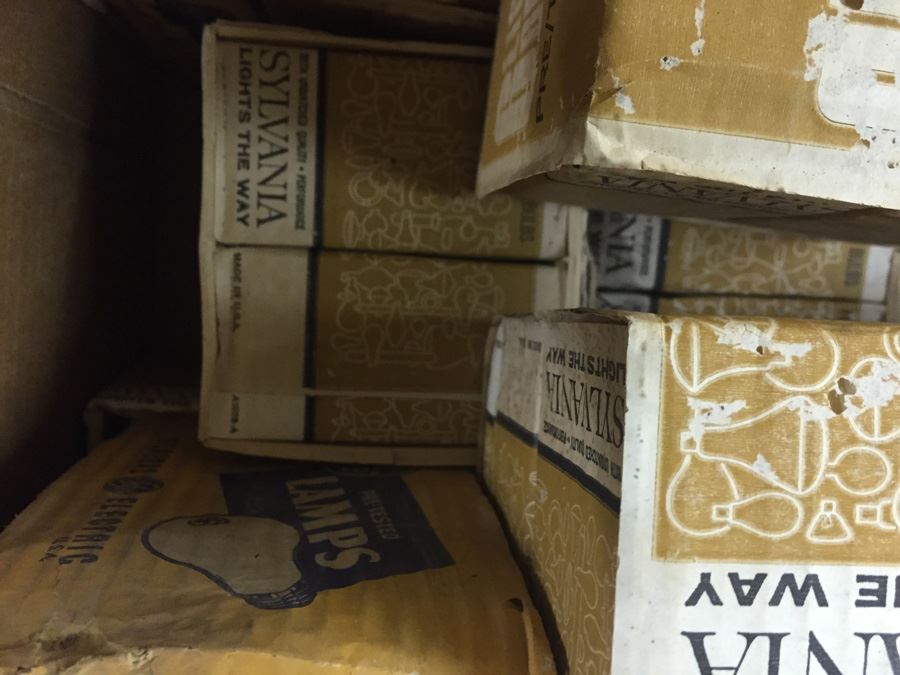 Light Bulb Lot [Photo 7]