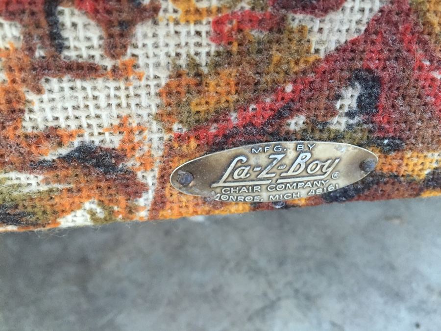 Wingback LA-Z-Boy Chair [Photo 10]