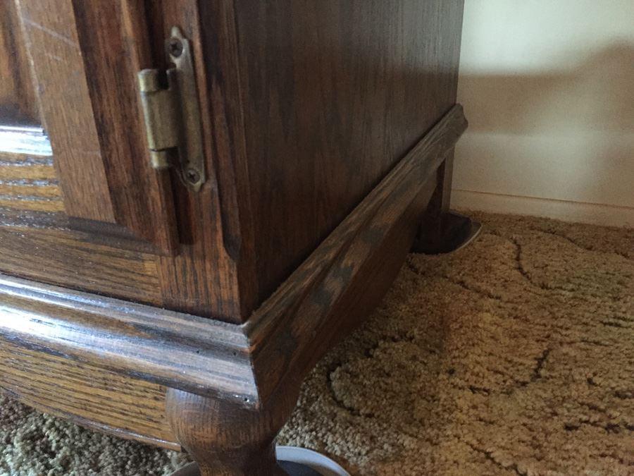 Wooden Cabinet Entertainment Center Ball And Claw Feet (Empty) [Photo 5]