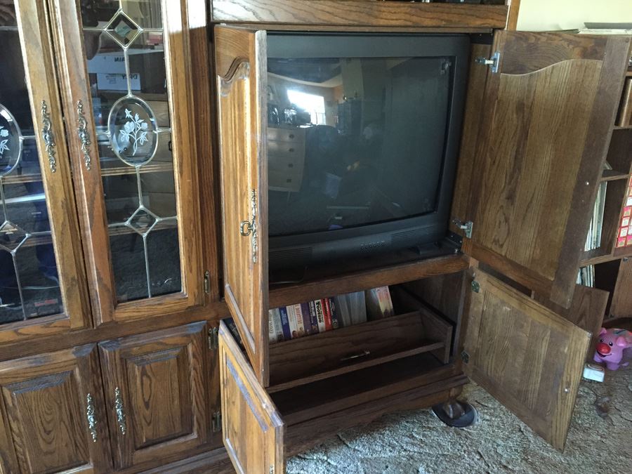Wooden Cabinet Entertainment Center Ball And Claw Feet (Empty) [Photo 8]
