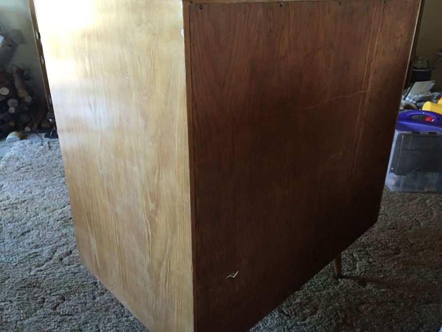 Mid-Century Modern Blonde Dresser [Photo 7]