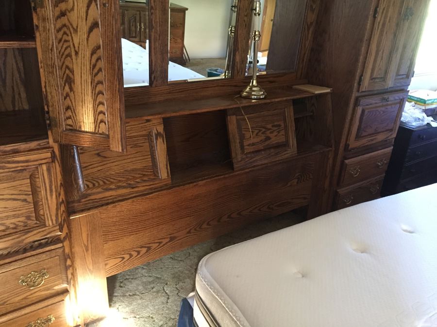2-Piece Bedroom Set - Dresser And Headboard (Does Not Include Bed) [Photo 17]