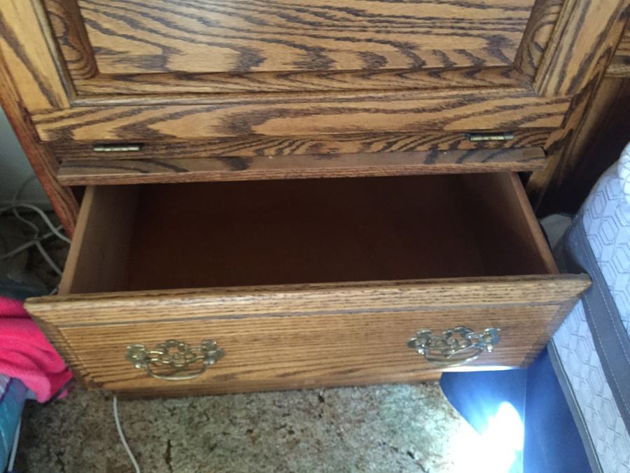 2-Piece Bedroom Set - Dresser And Headboard (Does Not Include Bed) [Photo 13]