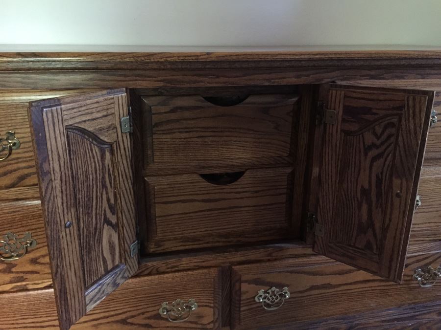 2-Piece Bedroom Set - Dresser And Headboard (Does Not Include Bed) [Photo 5]