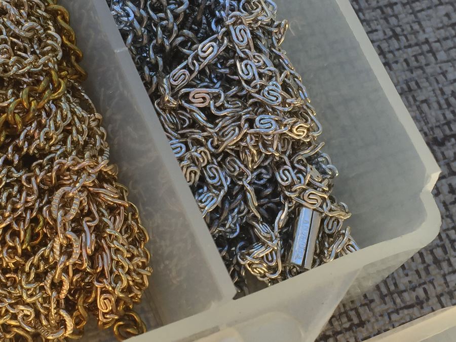 Plastic Bin Of Jewelery Making Chains [Photo 4]