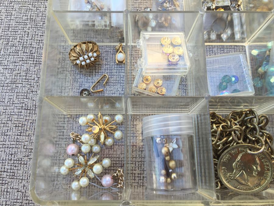 Plastic Bin Of Jewelery Making Parts [Photo 4]