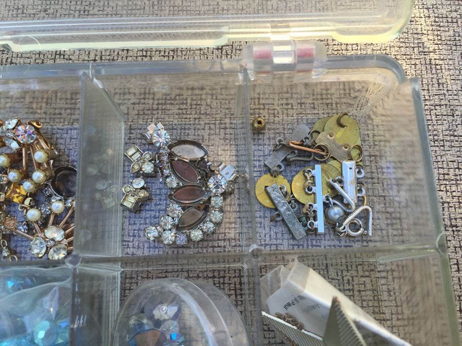 Plastic Bin Of Jewelery Making Parts [Photo 6]