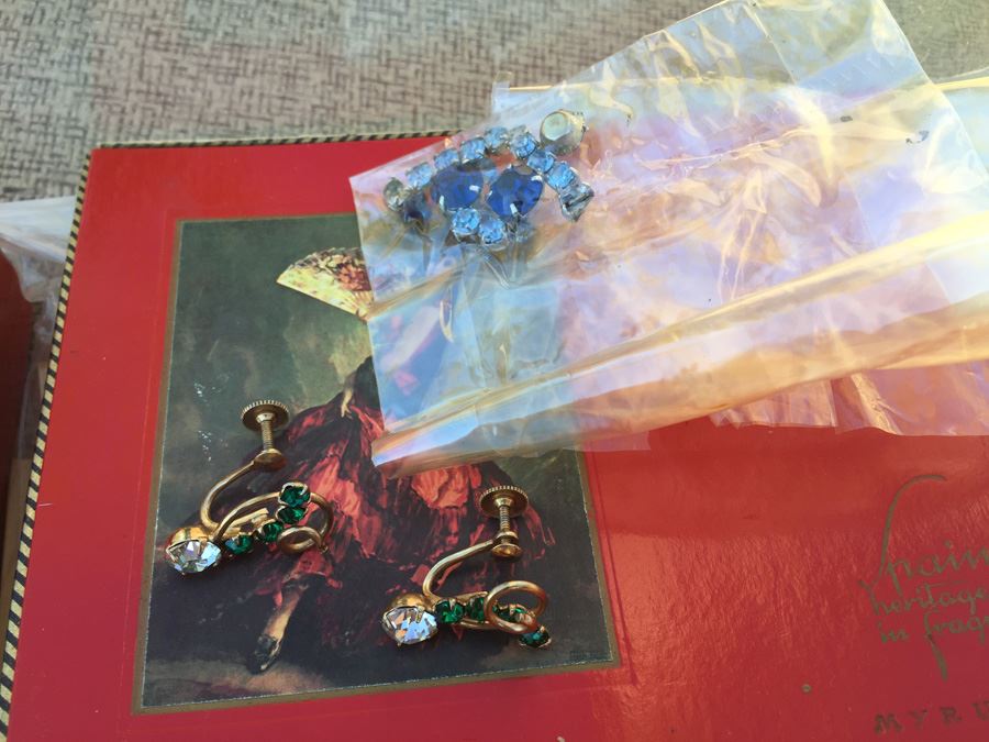 Bin Full Of Jewelry And Glass Vials With Cork Stoppers [Photo 8]