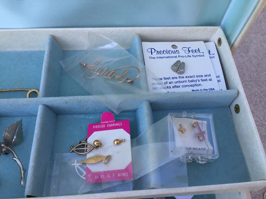 Vintage Jewelry Box Filled With Jewelry And Several Watches [Photo 8]