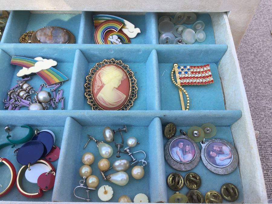 Vintage Jewelry Box Filled With Jewelry And Several Watches [Photo 14]